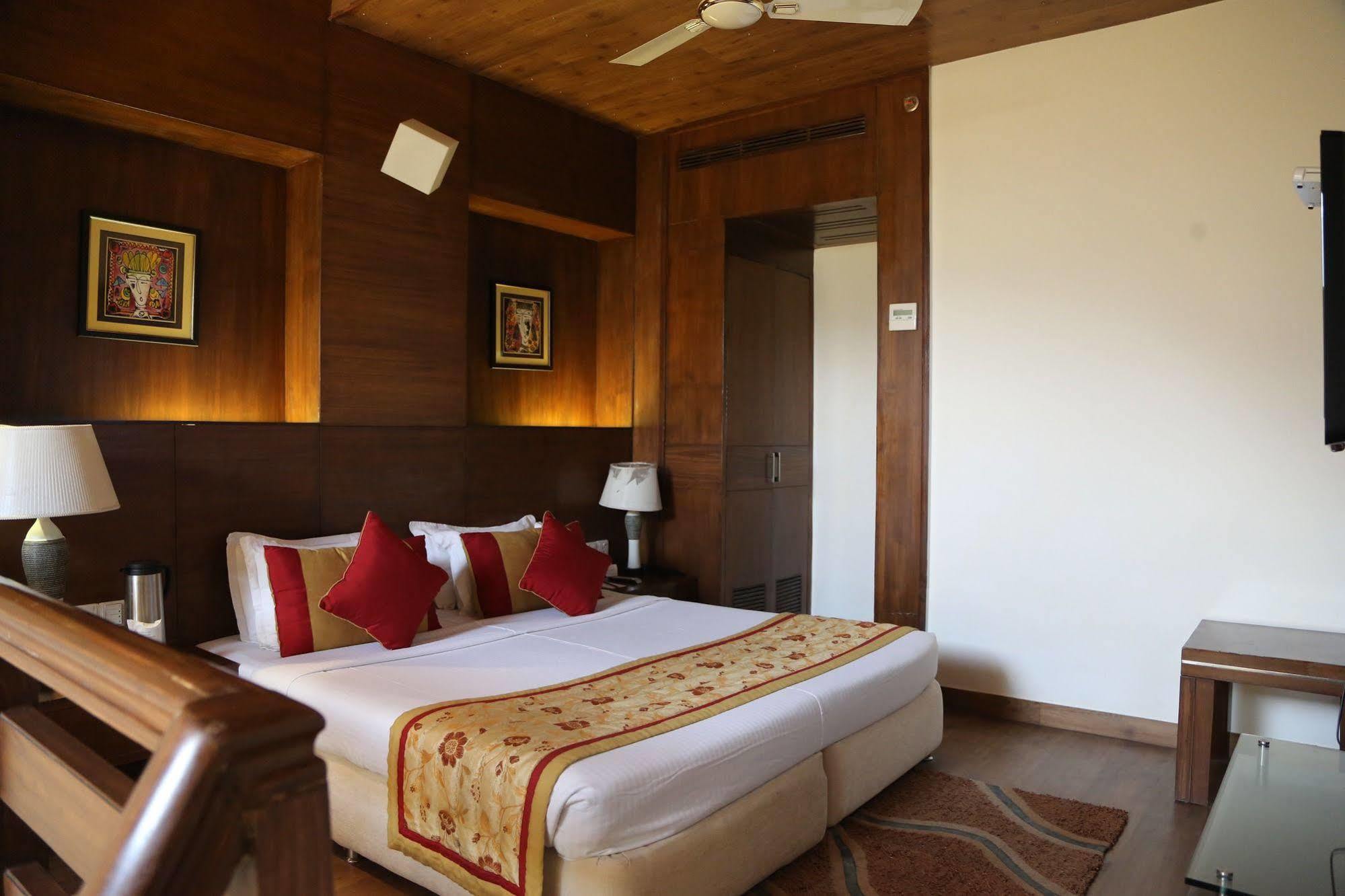 Baba Resorts Dharampur Dharampur  Luaran gambar
